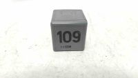 Relais fr Arbeitsstrom Kraftstoffpumpe<br>VW GOLF IV (1J1) 1.9 TDI